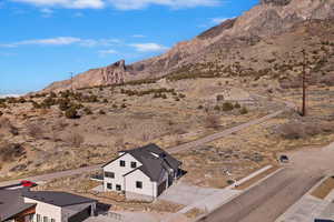 Mountain view with view of desert