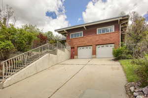 Photo 2 of 3520  KINGSTON CIR