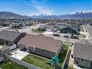 Bird's eye view with a mountain view and a residential view