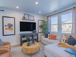 *Photo of similar home in community, options and finishes may vary*