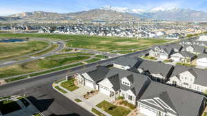 Bird's eye view with a residential view and a mountain view