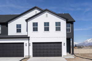 *Photo of similar home in community, options and finishes may vary*