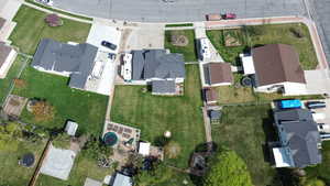 Birds eye view of property featuring a residential view