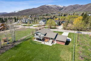 Bird's eye view with a residential view and a mountain view
