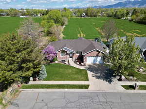 Bird's eye view with a mountain view