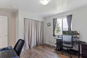 Bedroom / Office Space