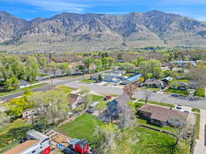 Aerial view with a residential view and a mountain view