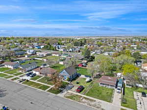 Birds eye view of property featuring a residential view