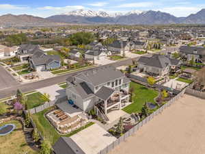 Bird's eye view featuring a mountain view and a residential view