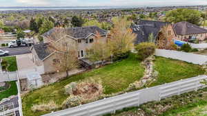 Birds eye view of property featuring a residential view