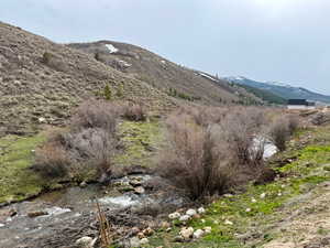 View of mountain feature