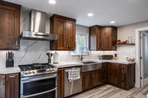 Photo 9 of 1045 E CLAREMONT DR