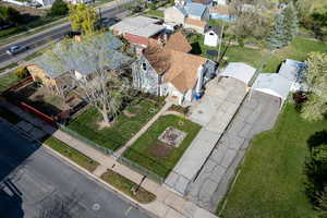 Birds eye view of property featuring a residential view
