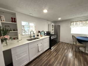 Photo 2 of 705 S REDWOOD RD #99