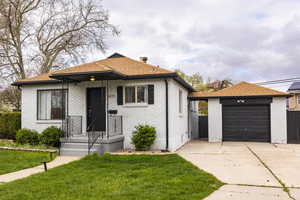 Photo 2 of 1425 W RIVERSIDE CIR