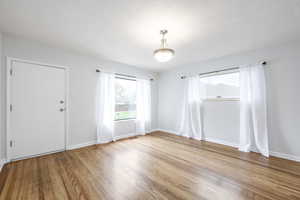 Photo 3 of 1425 W RIVERSIDE CIR