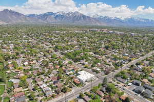 Drone / aerial view featuring a mountain view