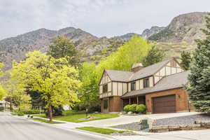 Photo 2 of 3988 E PROSPECTOR DR