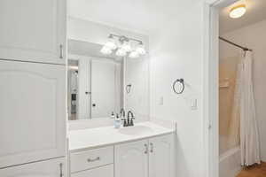 Photo 20 of 31 N M ST #406