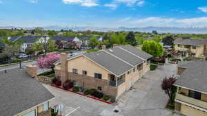 Bird's eye view with a residential view and a mountain view