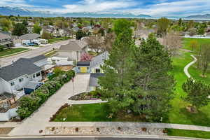 Aerial view featuring a mountain view and a residential view