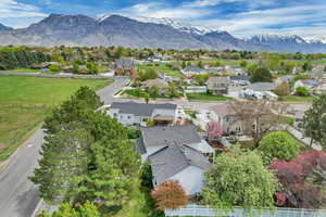 Bird's eye view with a residential view and a mountain view