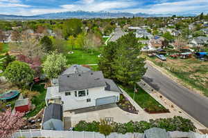 Aerial view with a residential view and a mountain view