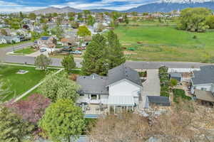 Bird's eye view with a residential view and a mountain view