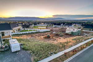 Mountain view featuring a residential view