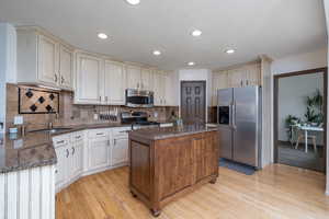 Photo 12 of 607 N HILLSIDE DR