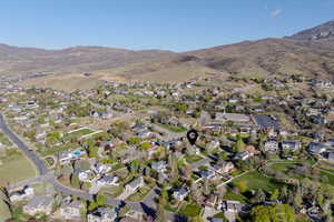 Great neighborhood close to schools!