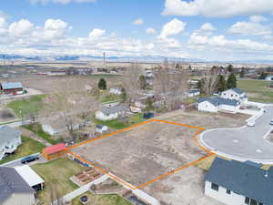 Aerial view featuring a mountain view and a residential view