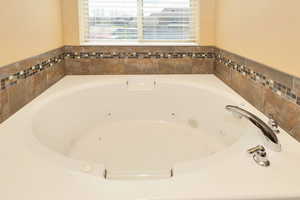 Primary En-suite tub