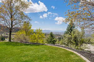 View of yard featuring a mountain view