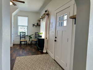 Foyer full of charm with a cheerful and open feeling