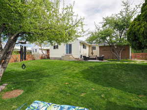 Photo 5 of 123  LYNNWOOD DR