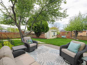 Photo 10 of 123  LYNNWOOD DR
