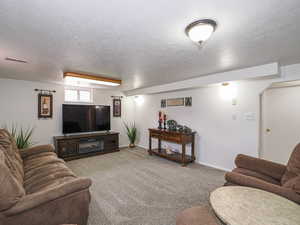 Photo 39 of 123  LYNNWOOD DR