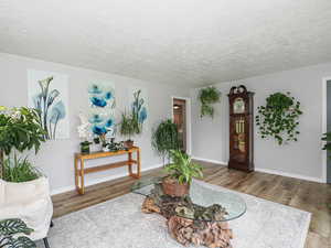 Photo 18 of 123  LYNNWOOD DR