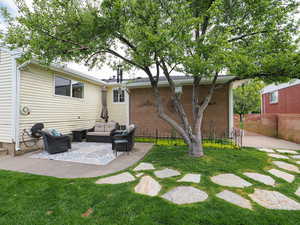 Photo 11 of 123  LYNNWOOD DR