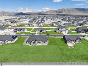 Bird's eye view featuring a mountain view and a residential view