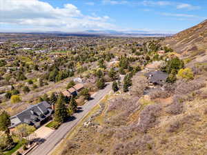 Aerial view with a mountain view