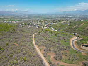 Aerial view with a mountain view