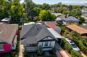 Bird's eye view with a residential view