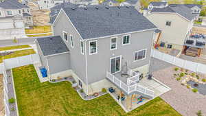 Birds eye view of property featuring a residential view