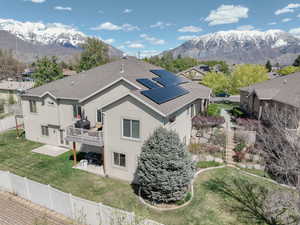 Aerial view with a mountain view