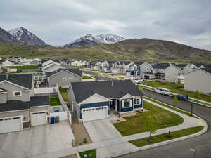 View of mountain feature featuring a residential view