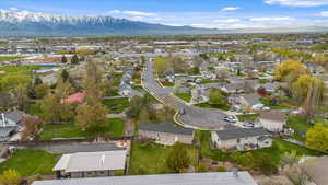 Bird's eye view featuring a mountain view and a residential view