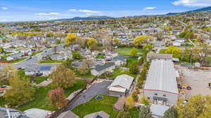 Aerial view with a residential view and a mountain view