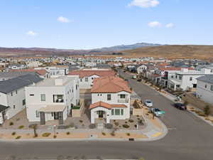 Bird's eye view with a residential view and a mountain view